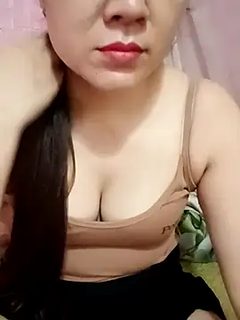 Lily-ross22 online show from July 2026 04:57:02 PM