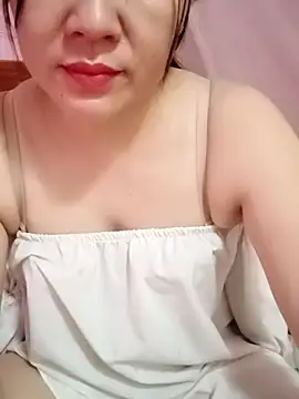 Lily-ross22 online show from July 2026 03:32:01 PM