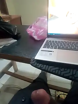 LovelyHughes online show from April 2026 11:48:01 PM