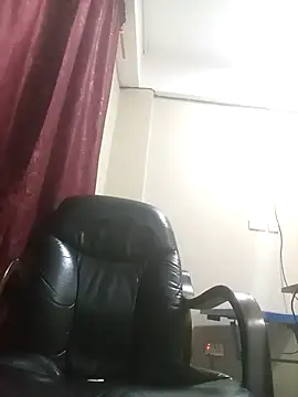 LovelyHughes online show from April 2026 11:51:02 PM