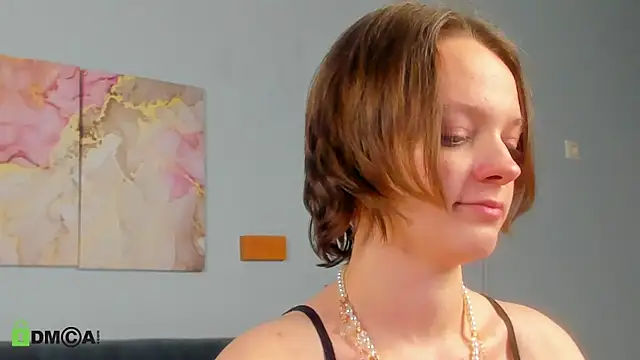 Olivia Riesz online show from May 2026 01:33:02 AM