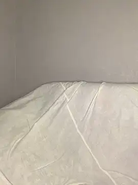 Snapshot of Tomiris87 chatting on December 2025 02:19:01 AM Tomiris87 online show from December 2025 02:19:01 AM