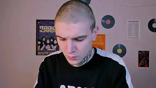 Snapshot of drew_soft_ chatting on December 2025 07:54:02 PM drew soft online show from December 2025 07:54:02 PM