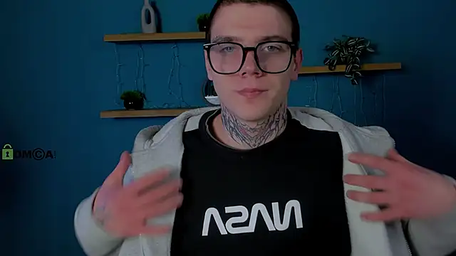 Snapshot of drew_soft_ chatting on December 2025 07:53:01 PM drew soft online show from December 2025 07:53:01 PM