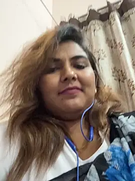 Tamil Smiley Queen online show from November 2025 07:06:01 PM