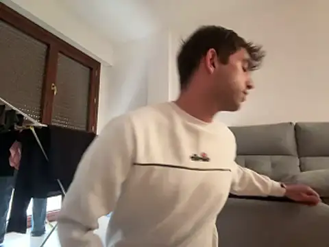 Snapshot of Hugoo_21 chatting on November 2025 02:28:02 PM Hugoo 21 online show from November 2025 02:28:02 PM