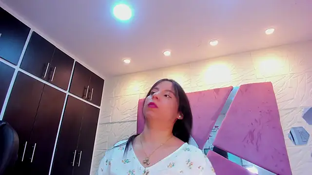 sol-angel online show from May 2026 04:12:01 PM