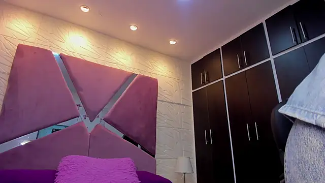 sol-angel online show from June 2026 04:44:01 PM