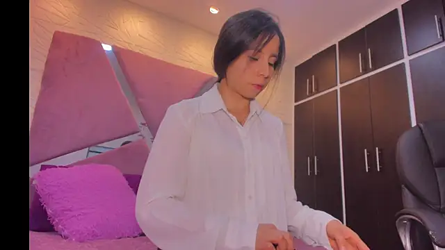 sol-angel online show from June 2026 04:06:01 PM