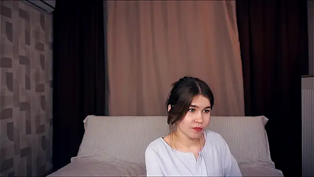 Snapshot of ZulaRattan chatting on December 2025 06:58:01 PM ZulaRattan online show from December 2025 06:58:01 PM