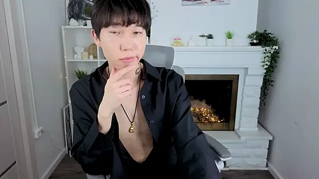 Snapshot of YugoAsian chatting on November 2025 03:45:01 PM YugoAsian online show from November 2025 03:45:01 PM