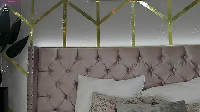 Lola saenz  online show from March 2026 11:57:01 AM