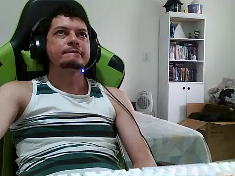 Fussador online show from November 2025 05:45:02 PM