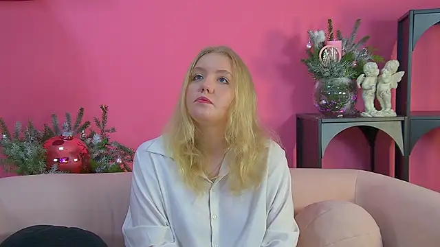 Snapshot of EmilyEvanse chatting on December 2025 06:08:02 AM EmilyEvanse online show from December 2025 06:08:02 AM