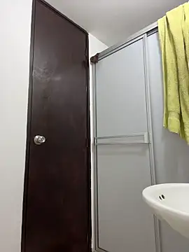 Miia moonn online show from December 2025 11:17:01 AM