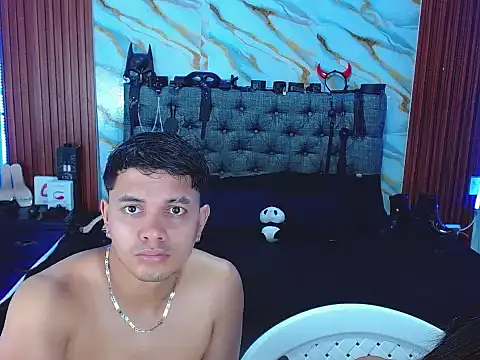 Snapshot of Meryandcris chatting on November 2025 04:01:02 AM Meryandcris online show from November 2025 04:01:02 AM