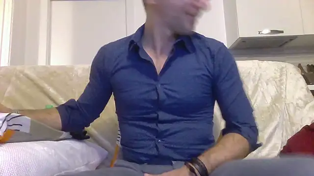 Snapshot of Eroshotlicker chatting on January 2026 10:13:01 PM Eroshotlicker online show from January 2026 10:13:01 PM