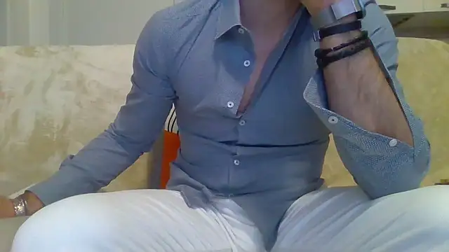 Snapshot of Eroshotlicker chatting on March 2026 10:14:01 PM Eroshotlicker online show from March 2026 10:14:01 PM