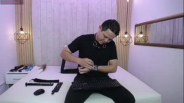 DaniyMel online show from February 2026 12:20:01 PM