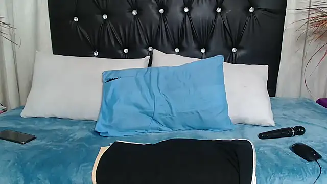 Snapshot of SavageHoney chatting on March 2026 01:42:01 AM SavageHoney online show from March 2026 01:42:01 AM