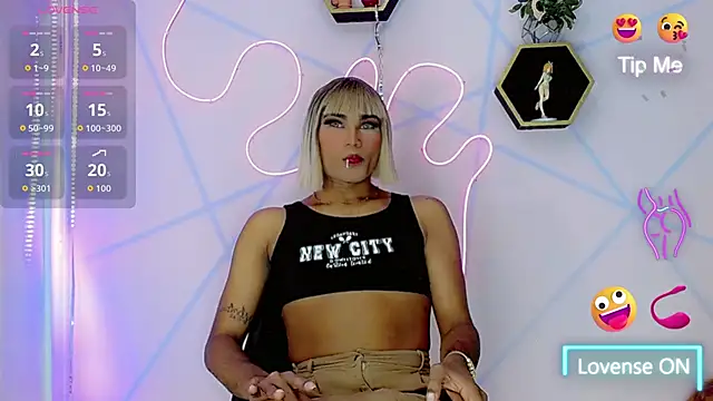 Snapshot of Natasha__Hot_ chatting on December 2025 01:11:02 AM Natasha Hot online show from December 2025 01:11:02 AM