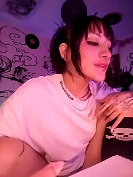 Layla quinn online show from February 2026 12:23:01 PM