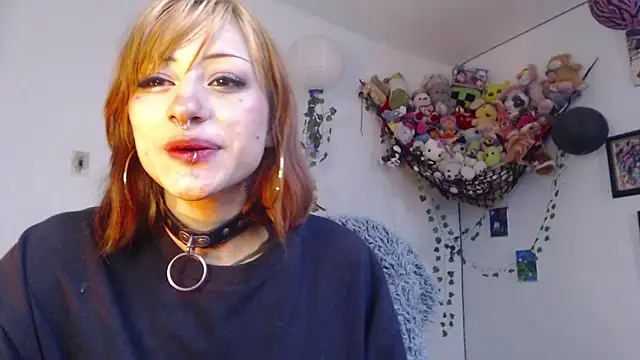 Snapshot of Layla_quinn chatting on May 2026 08:05:01 PM Layla quinn online show from May 2026 08:05:01 PM