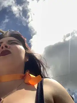 Snapshot of Yuliks_ chatting on December 2025 03:54:01 PM Yuliks online show from December 2025 03:54:01 PM