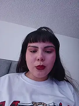 Snapshot of Yuliks_ chatting on December 2025 09:42:01 PM Yuliks online show from December 2025 09:42:01 PM