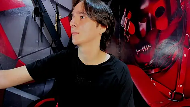 Snapshot of Aaron_LatinMen2 chatting on November 2025 08:01:01 PM Aaron LatinMen2 online show from November 2025 08:01:01 PM