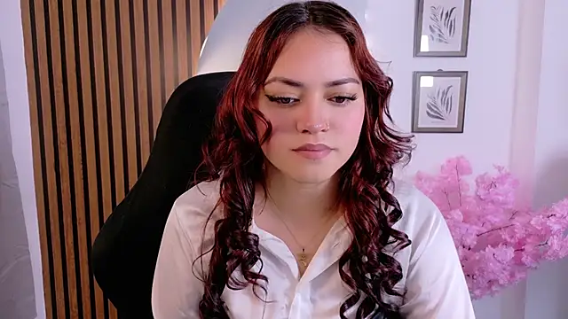 melany- - online show from December 2025 12:15:01 AM