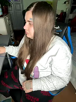 MariasV online show from December 2025 05:20:01 PM