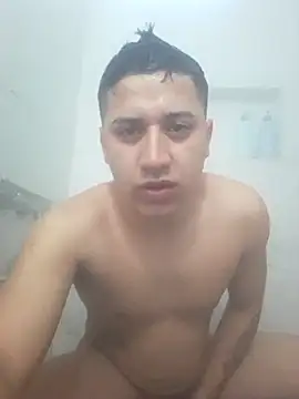 Alvarezz0202 online show from June 2026 12:15:01 PM