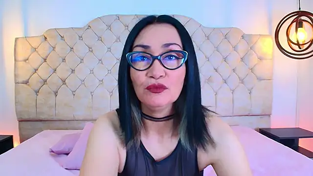 Lucy1 Lane online show from November 2025 11:22:01 AM