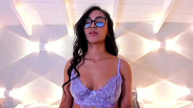 Klohewilliams  online show from January 2026 05:27:02 PM