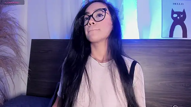 Klohewilliams  online show from February 2026 11:47:02 AM