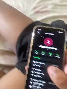 Snapshot of casalde9vinhos chatting on November 2025 04:18:01 PM casalde9vinhos online show from November 2025 04:18:01 PM