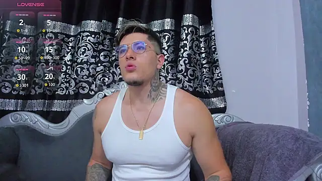 ArturFrostt online show from December 2025 11:19:01 AM