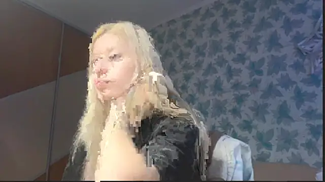 Snapshot of Barbie_Blondie chatting on December 2025 12:18:02 AM Barbie Blondie online show from December 2025 12:18:02 AM