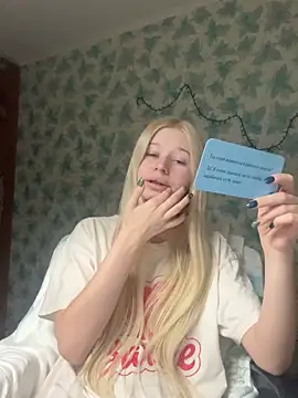 Snapshot of Barbie_Blondie chatting on March 2026 04:02:01 PM Barbie Blondie online show from March 2026 04:02:01 PM