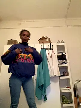 Snapshot of ___Hannah___ chatting on November 2025 04:27:01 AM Hannah online show from November 2025 04:27:01 AM