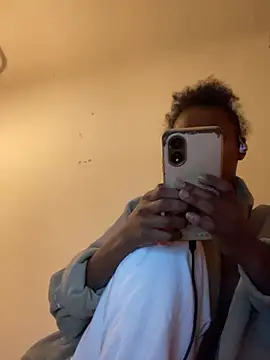 Snapshot of ___Hannah___ chatting on December 2025 10:04:02 PM Hannah online show from December 2025 10:04:02 PM