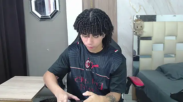 kim curlyy online show from May 2026 02:33:02 PM
