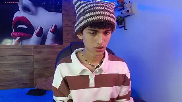 Snapshot of Michaelkoiv chatting on November 2025 12:19:02 PM Michaelkoiv online show from November 2025 12:19:02 PM