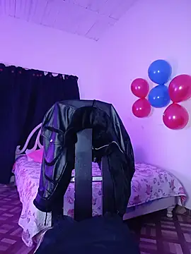 Im Kloe online show from June 2026 06:33:01 PM
