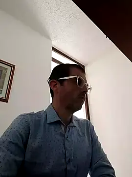 Snapshot of Fuegosutil chatting on December 2025 06:50:01 PM Fuegosutil online show from December 2025 06:50:01 PM