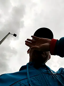 Snapshot of Fuegosutil chatting on December 2025 04:16:01 PM Fuegosutil online show from December 2025 04:16:01 PM