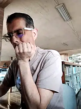 Snapshot of Fuegosutil chatting on December 2025 02:47:01 PM Fuegosutil online show from December 2025 02:47:01 PM