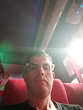 Snapshot of Fuegosutil chatting on December 2025 07:53:02 PM Fuegosutil online show from December 2025 07:53:02 PM