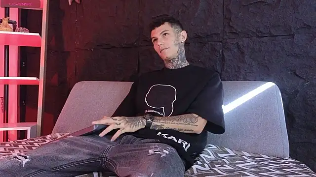 Snapshot of Paulo_527 chatting on February 2026 09:00:02 PM Paulo 527 online show from February 2026 09:00:02 PM